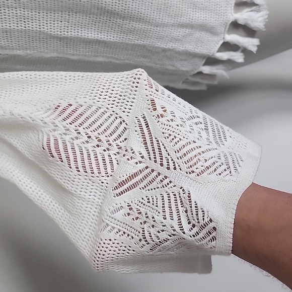 J. McLaughlin white crochet top/swim cover with fringe-M - Picture 3 of 8